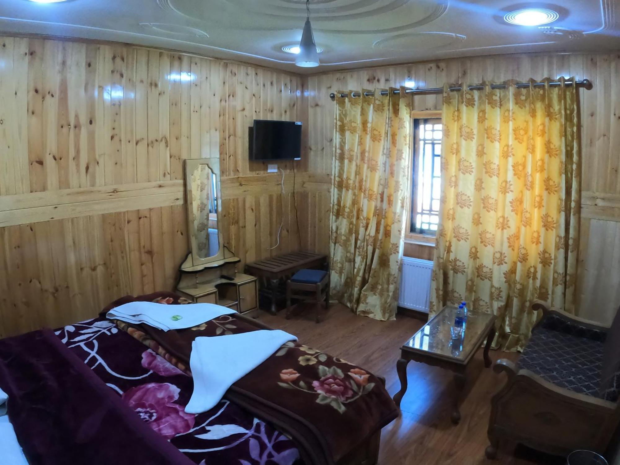 Hotel Barzman Сонамарг Экстерьер фото