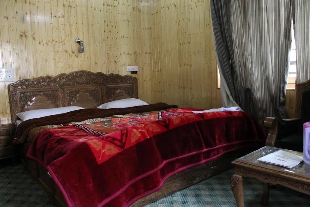 Hotel Barzman Сонамарг Экстерьер фото